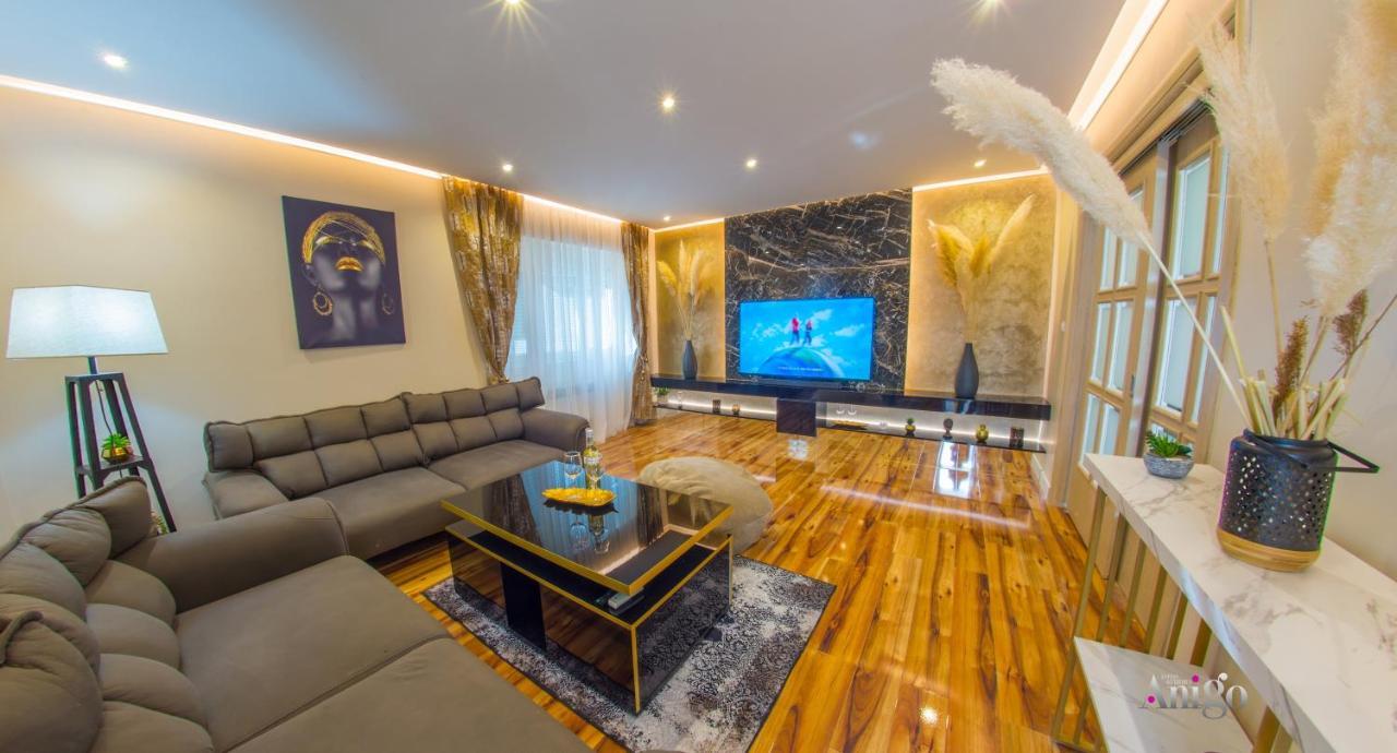 Luxury Apartment Black And Gold Мостар Екстер'єр фото