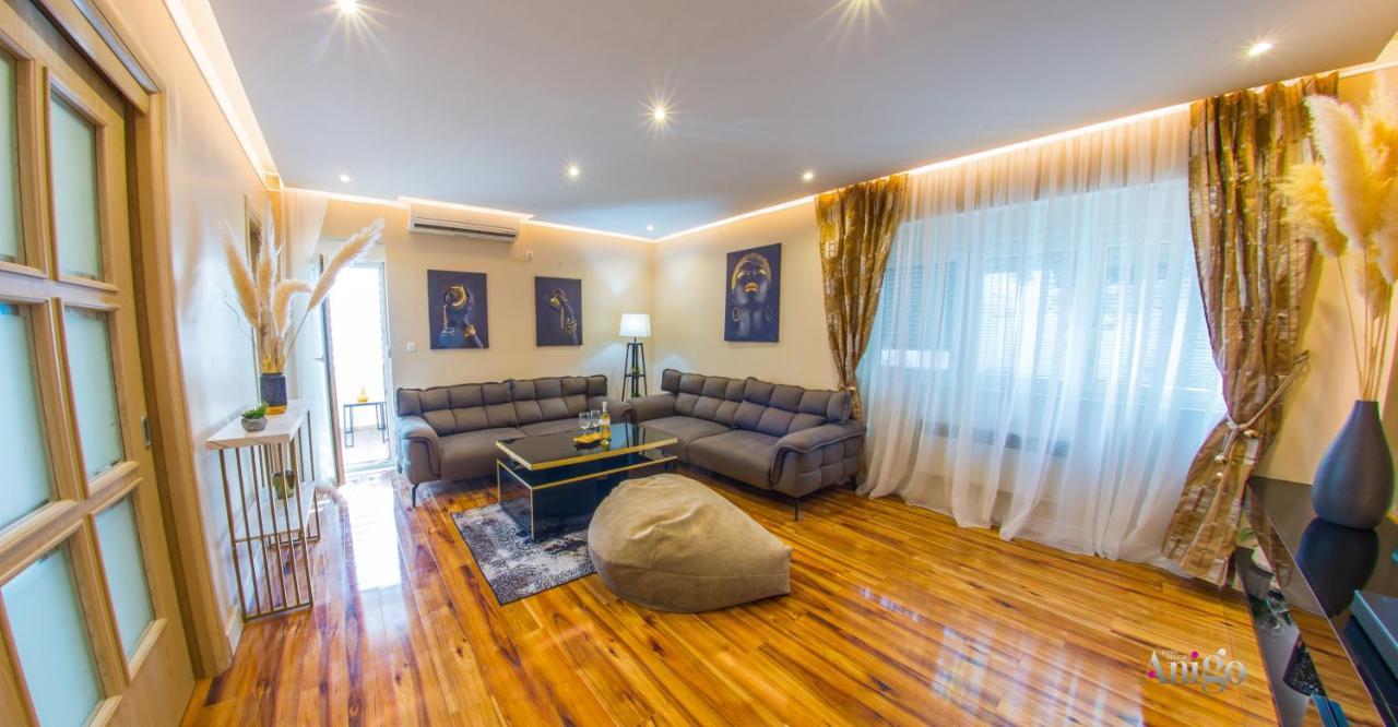 Luxury Apartment Black And Gold Мостар Екстер'єр фото