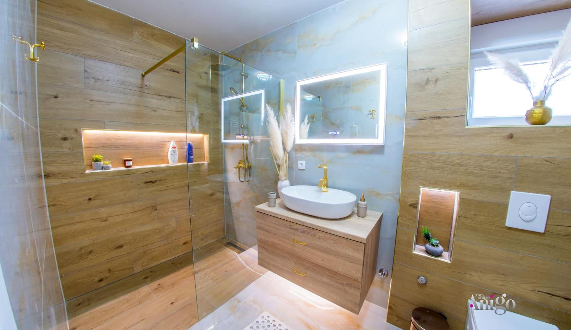 Luxury Apartment Black And Gold Мостар Екстер'єр фото