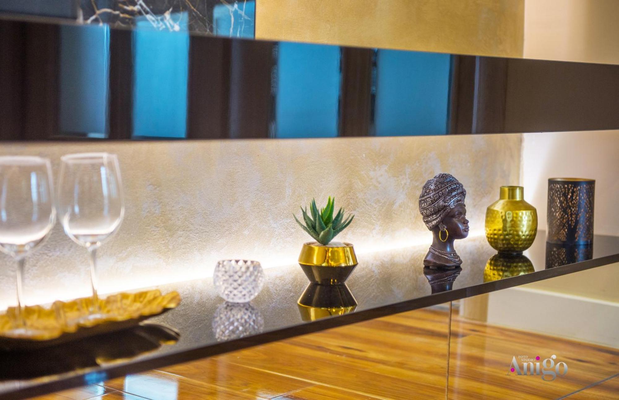 Luxury Apartment Black And Gold Мостар Екстер'єр фото