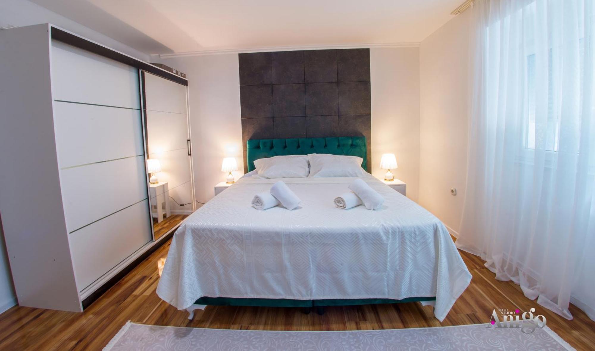 Luxury Apartment Black And Gold Мостар Екстер'єр фото