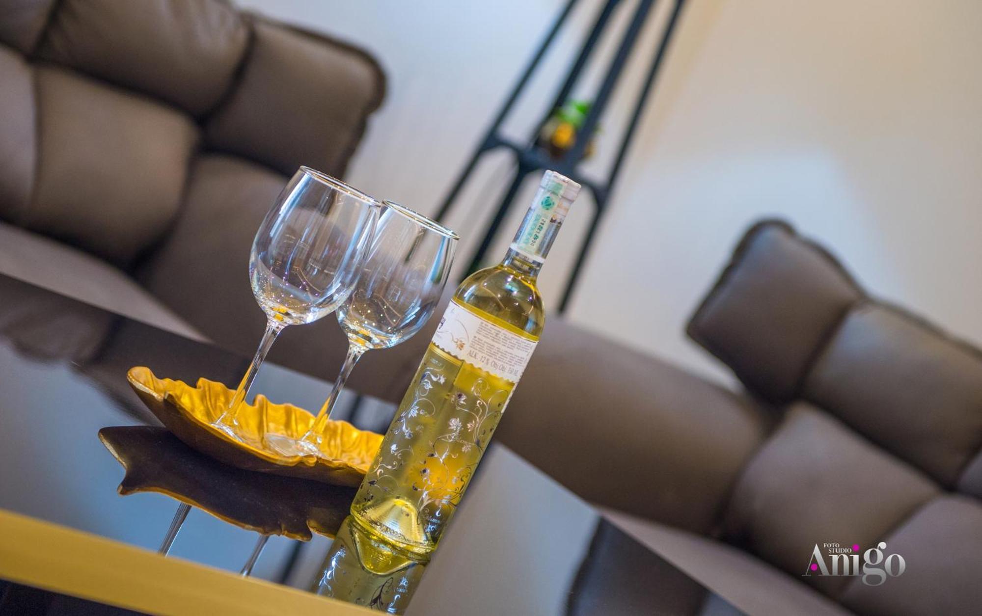 Luxury Apartment Black And Gold Мостар Екстер'єр фото
